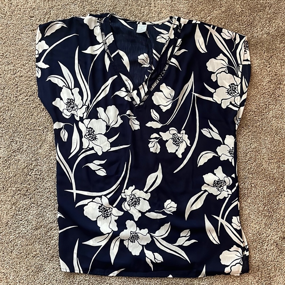 Beach cover-up with flowers size small made by Kona Sol